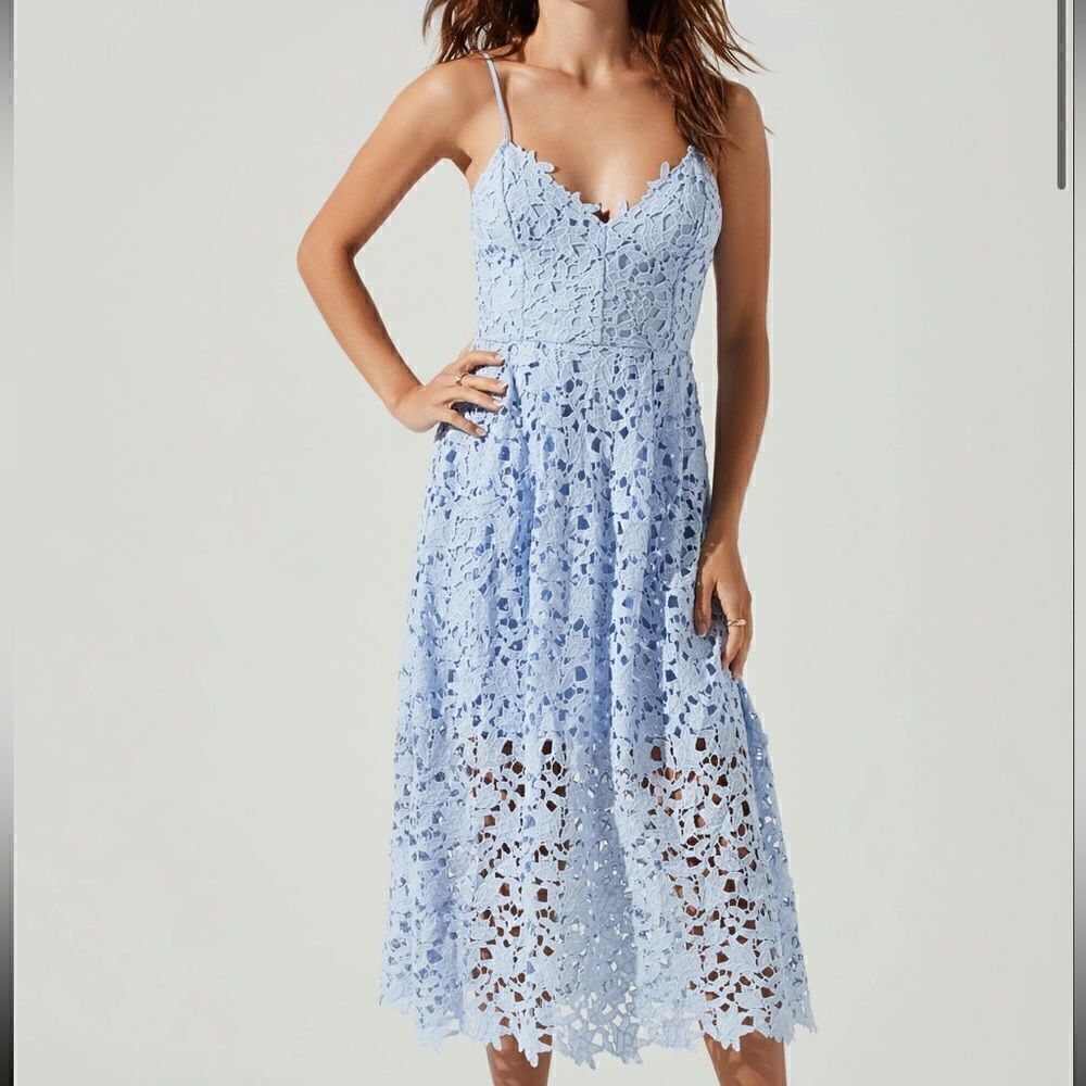 new ASTR LACE A LINE MIDI DRESS periwinkle lace sold out medium nwt - Picture 2 of 9
